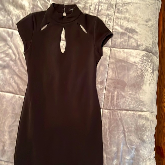 Beautiful brand new mock neck LBD (midi) without tags - Picture 1 of 2